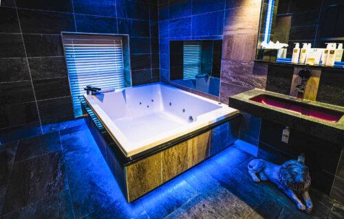 Indulgence suite bath tub with blue lights