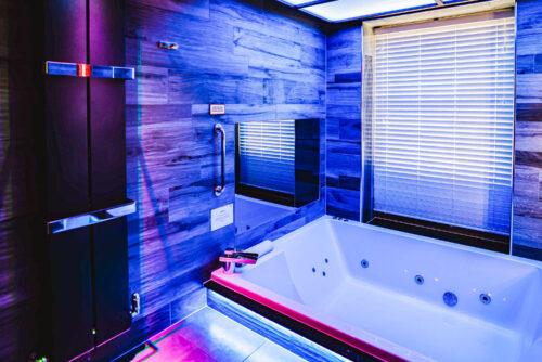 This sunken spa bath in the Utopia Suite is perfect for romantic breaks in bowness on windermere