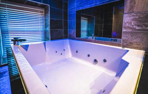 Super size spa bath lake district suites