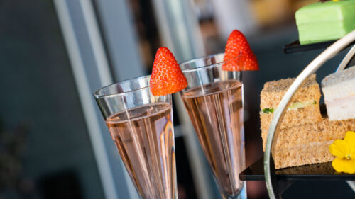 The Fizzy Tarte - Outdoor dining in the Lake District - serving pink prosecco